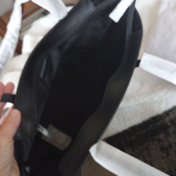 Kate Spade "dana" BLK; Never out of bag until I checked zippers! Gorgeous; NWT - Picture 4 of 11